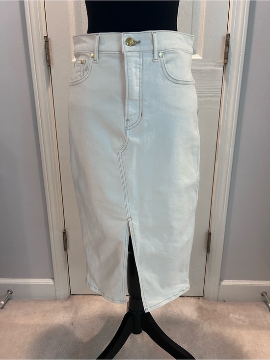 Dresses & Skirts - Veronica Beard Breves Ecru Denim Fitted Midi Skirt with Front Slit. Size 6